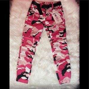 NWT 🆕 Pink Camo Pants